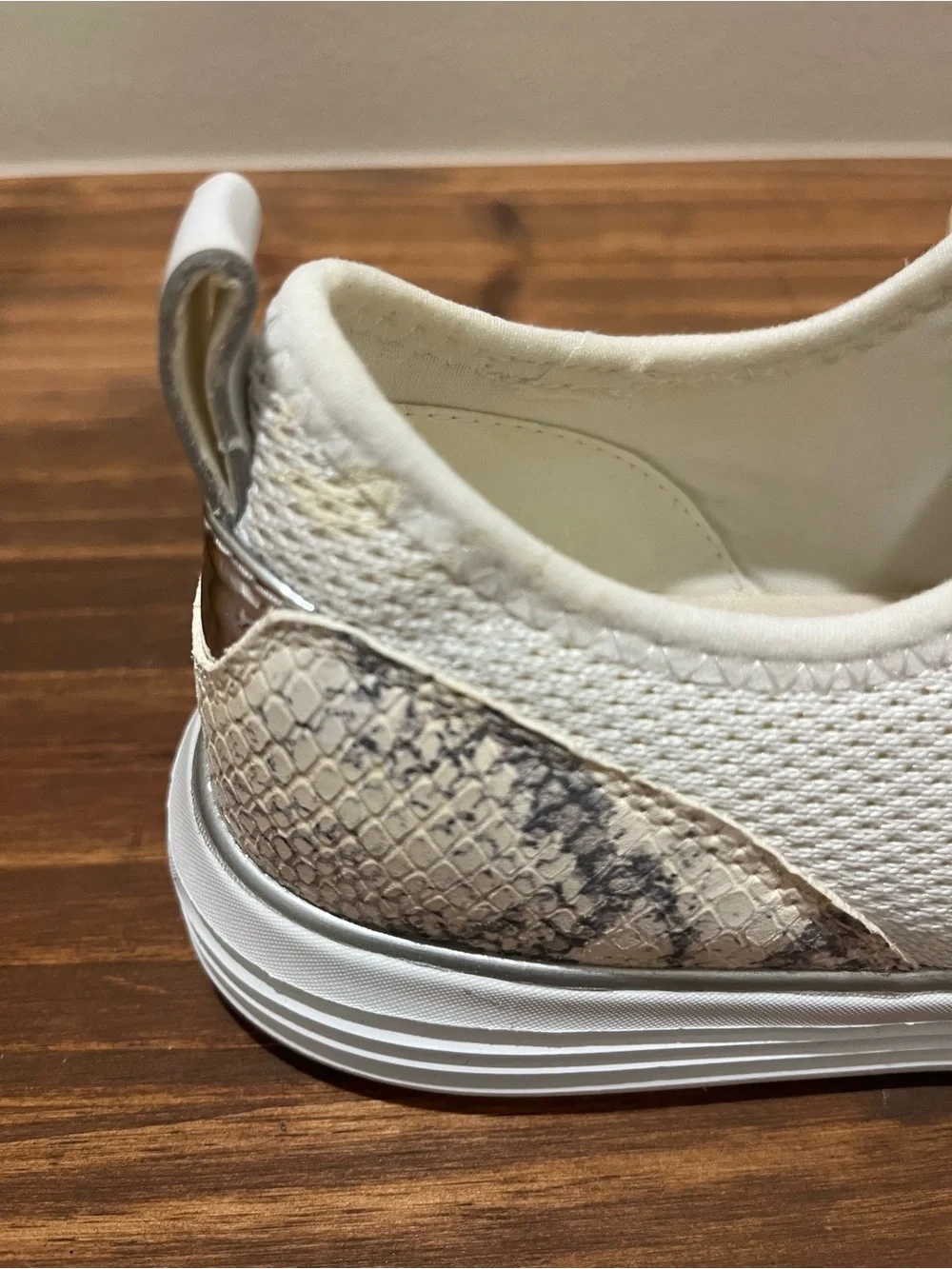 Cole Haan Grandsport Lace Up Tennis Shoe Womens Size 8 W23315 White Snake